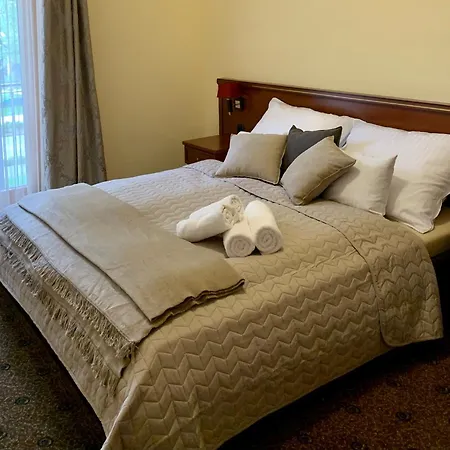 A01 Sétány-silverine Apartmanház-őrzött Parkolóval Apartman *