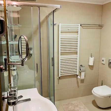 A01 Sétány-silverine Apartmanház-őrzött Parkolóval *