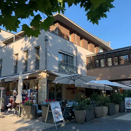 A01 Sétány-silverine Apartmanház-őrzött Parkolóval